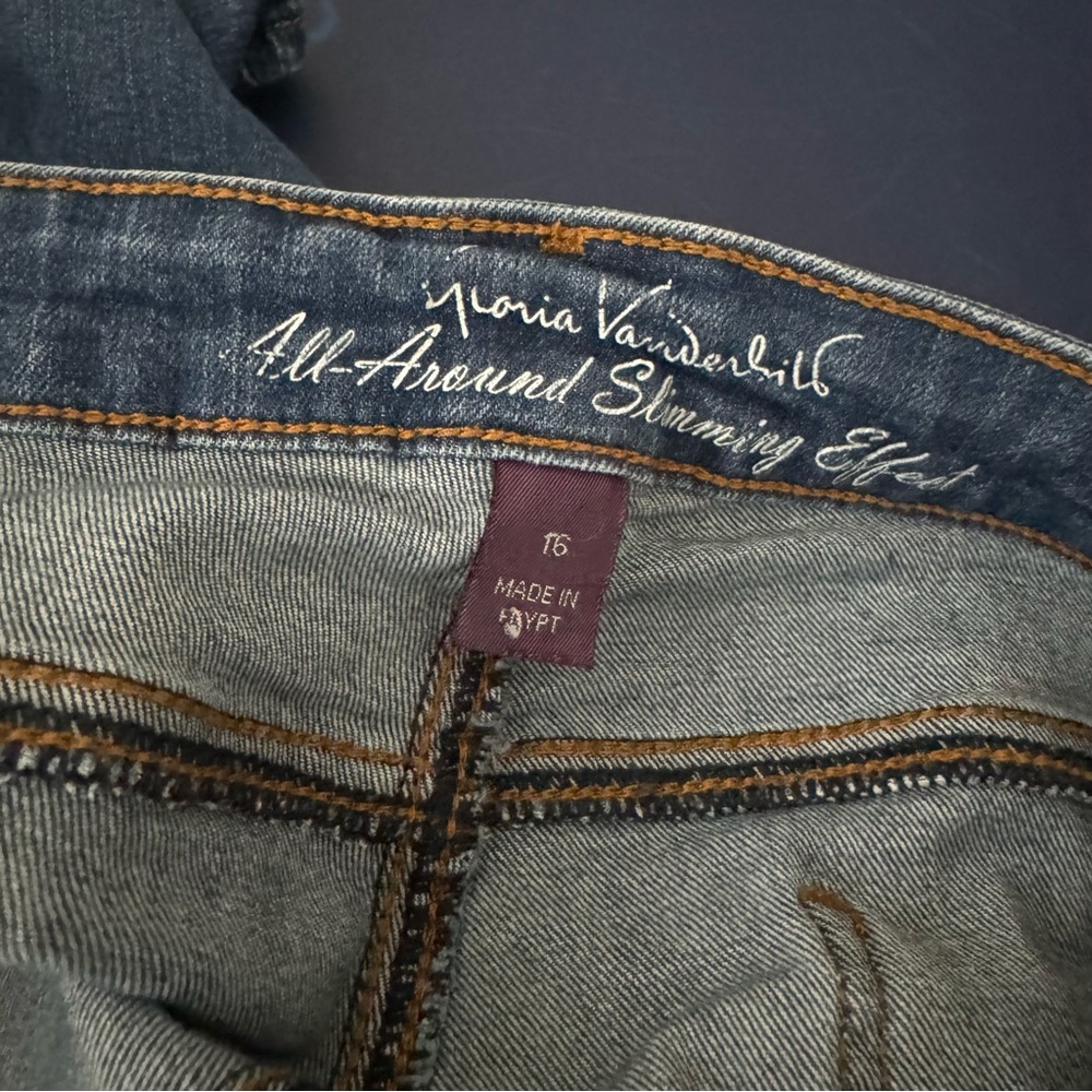 Gloria Vanderbilt Mid Rise Bermuda Denim Jeans Women’s Size 16 - Picture 7 of 9
